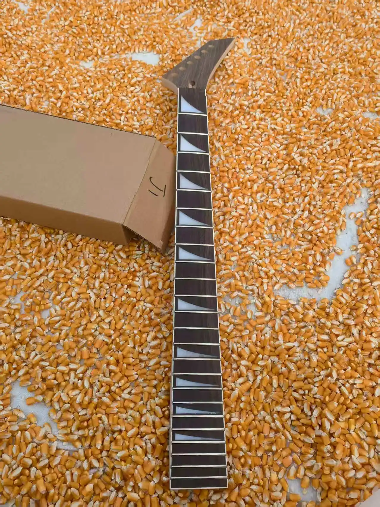 j1-24-frettes-255-pouces-ecrou-de-touche-en-palissandre-en-erable-42mm-talon-56mm