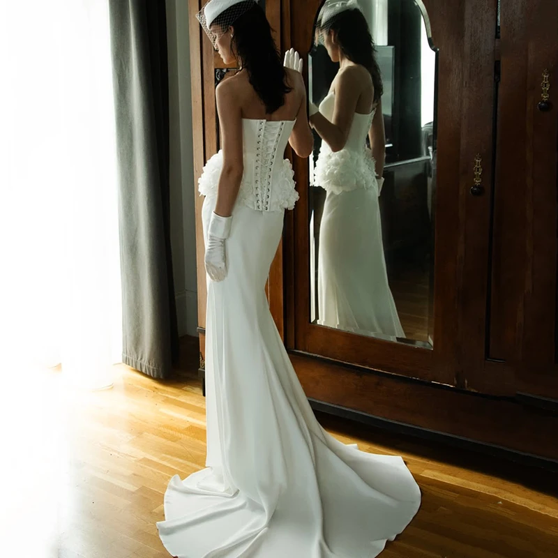Robe de mariée sirène longue blanche, sans bretelles, Corset à fleurs au dos, robe de soirée de mariage, robes de bal personnalisées