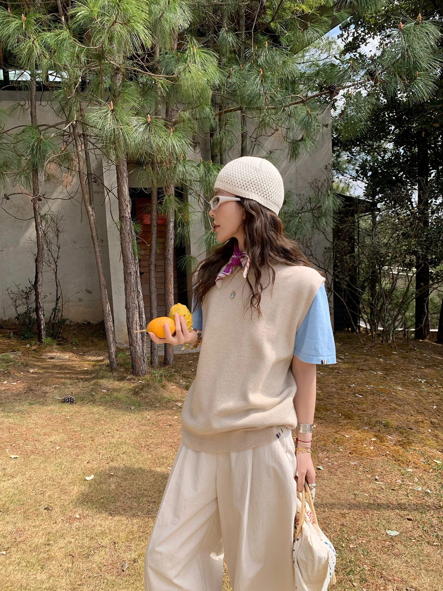 

Женский вязаный жилет Le Rouge из чистой шерсти, свободного кроя, с круглым вырезом, прямого силуэта, для повседневной носки, весенняя коллекция