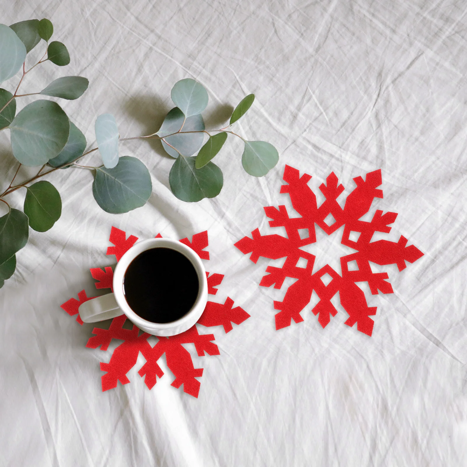 

12Pcs Christmas Snowflake Felt Coasters Heat Resistant Cup Mats Table Decoration Non-Slip Cup Pads for Holiday Party