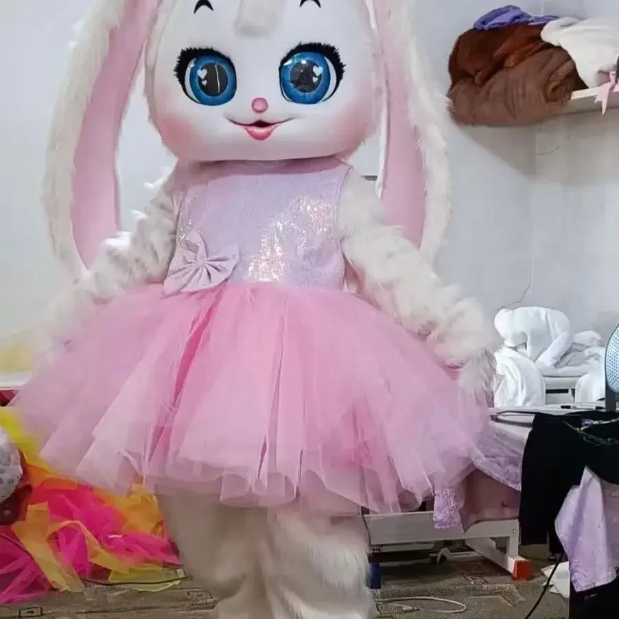 زي التميمة على شكل أرنب وردي للبالغين مع معطف خلفي أزرق على شكل دب أبيض لحفلة كرنفال الهالوين