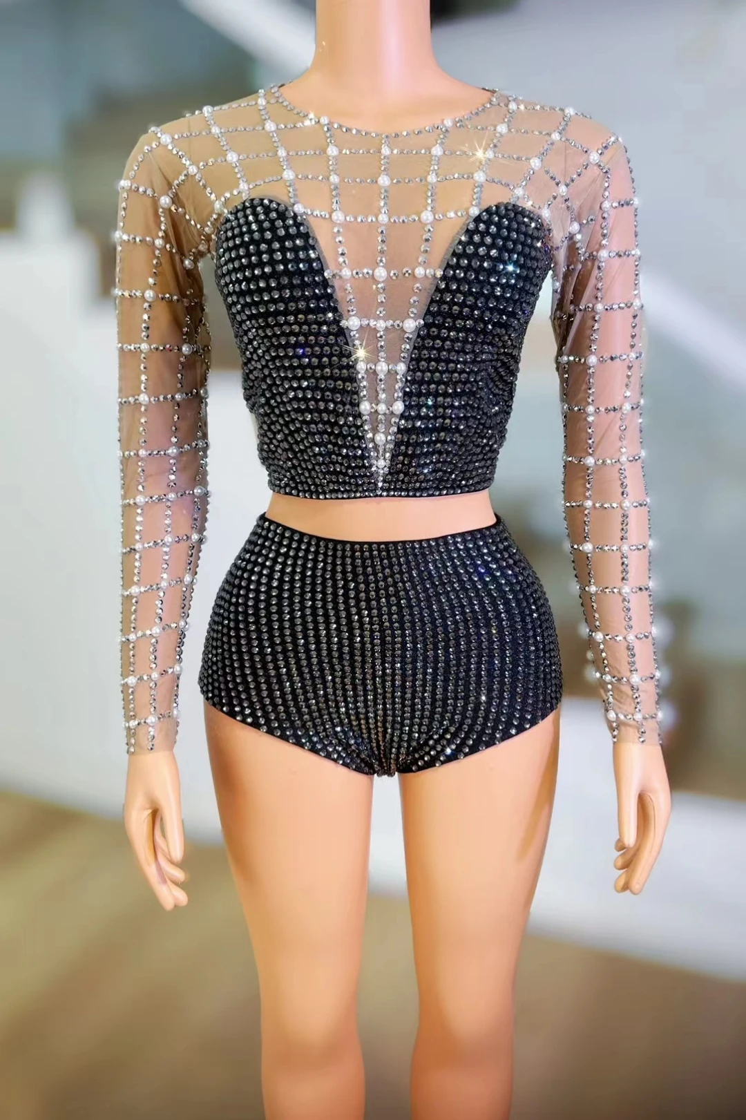 Xihaian Luxury Two Tone Grid Crystal Rhinestone 2 PCS Set Ladies See Through Mesh Crop Top Bodycon Shorts Singer Night Outfit