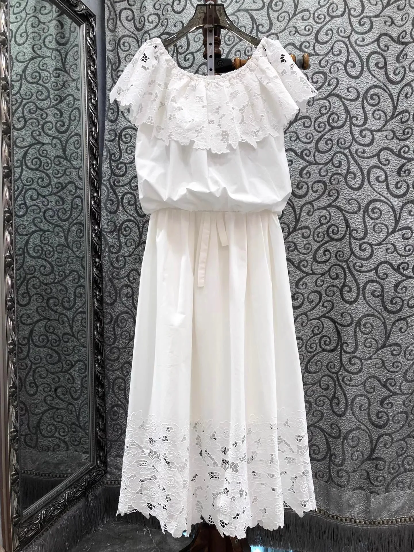 

Crop Sets 2025 Summer Fashion Skirt Suits High Quality Women Sexy Slach Neck Crop Tops+Elastic Waist Long Maxi White Skirt Sets