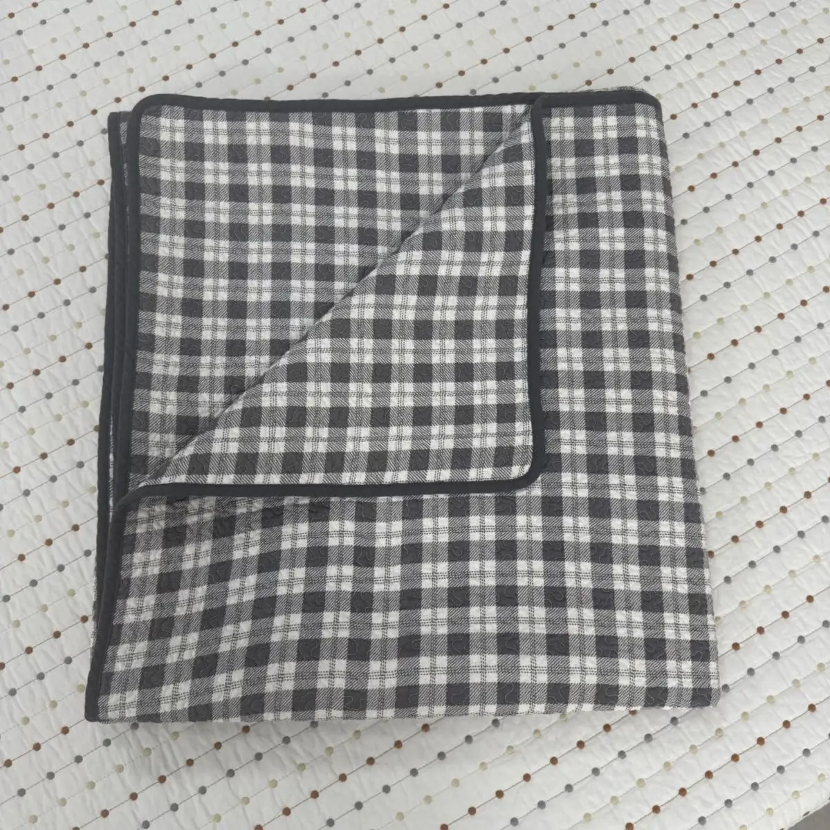 Cotton Gingham Quilted Bed Cover Reversible Breathable Soft Bedspread For Bedroom Guest Room Adults Kids All Season Use Gray