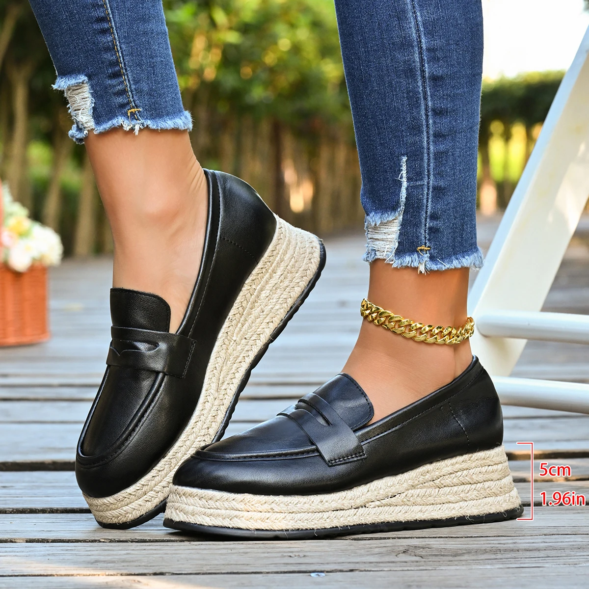

Fashionable and Sexy Plus Size Vulcanized Shoes Spring and Autumn New Round Toe Comfortable Casual Sports Shoes for Women