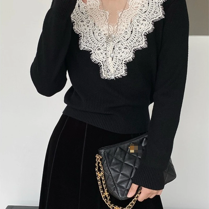 

2025 Autumn Hot Sale Gentle Style Lace Splicing Knitted Solid Color Bottom Shirt for Women