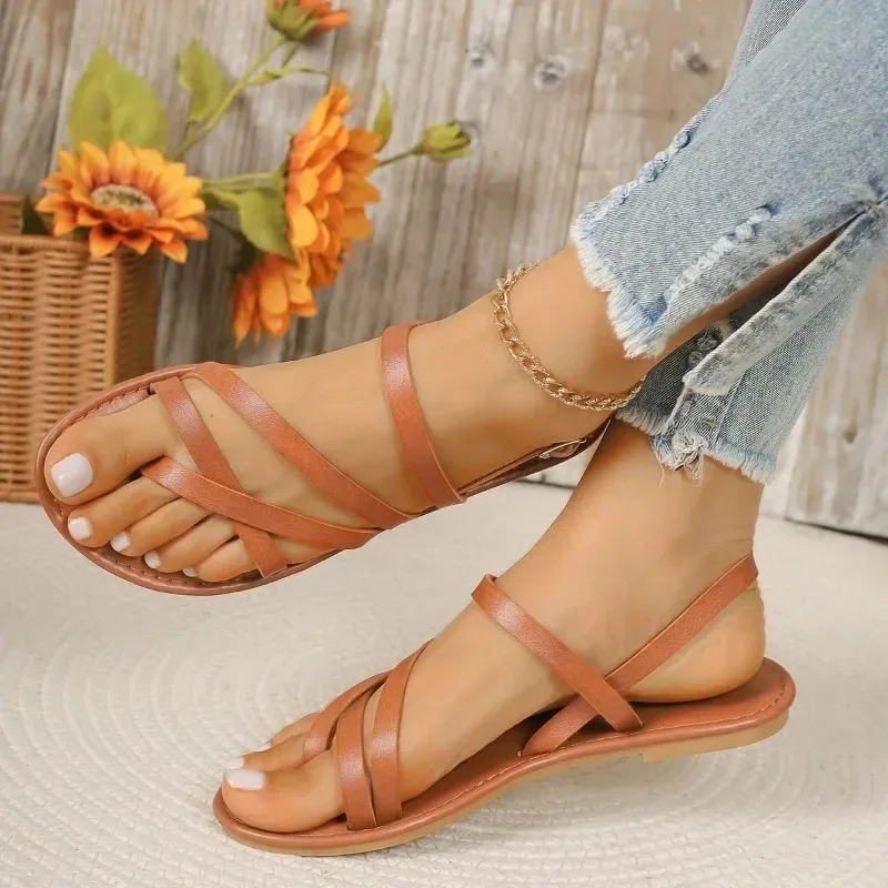 Sandały damskie 2024 Summer New Fashion Round Toe Open Toe Sandały Casual Flat Solid Color Clip-toe Beach Sandały Zapatillas Mujer