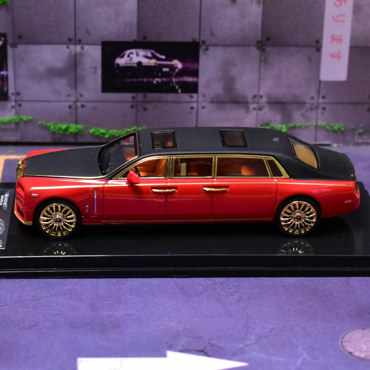 Smallcarart 1:64 Rolls-Royce Eight Generations Phantom Diecast Model Car