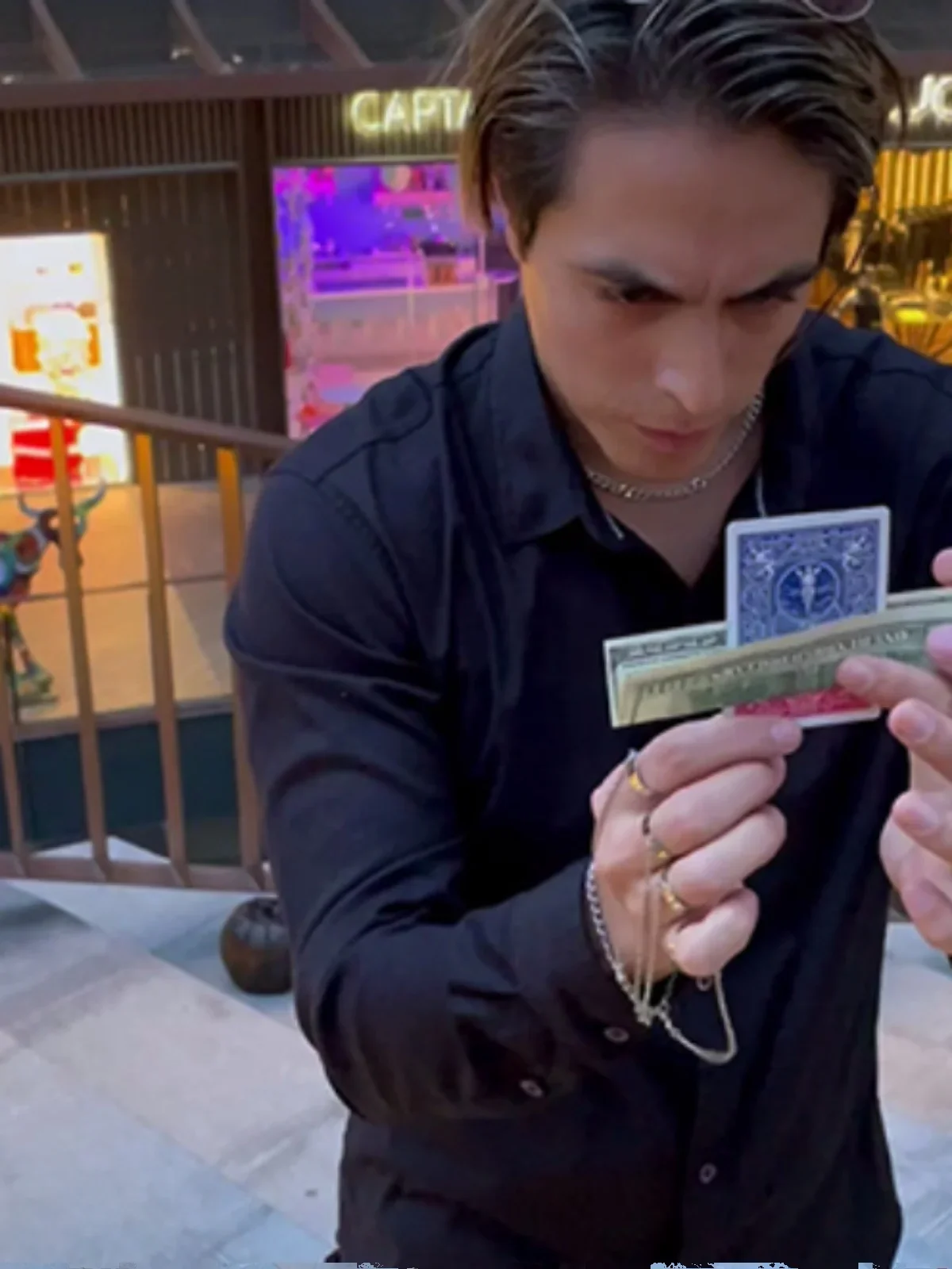 

Плавкий от Chiam Yu Sheng-Волшебные трюки