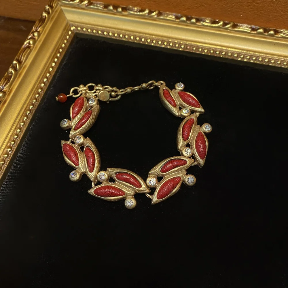 

Vintage copper plated in 18K gold with a brownish red leaf bracelet for women‘s girl party gift jewlry whosale