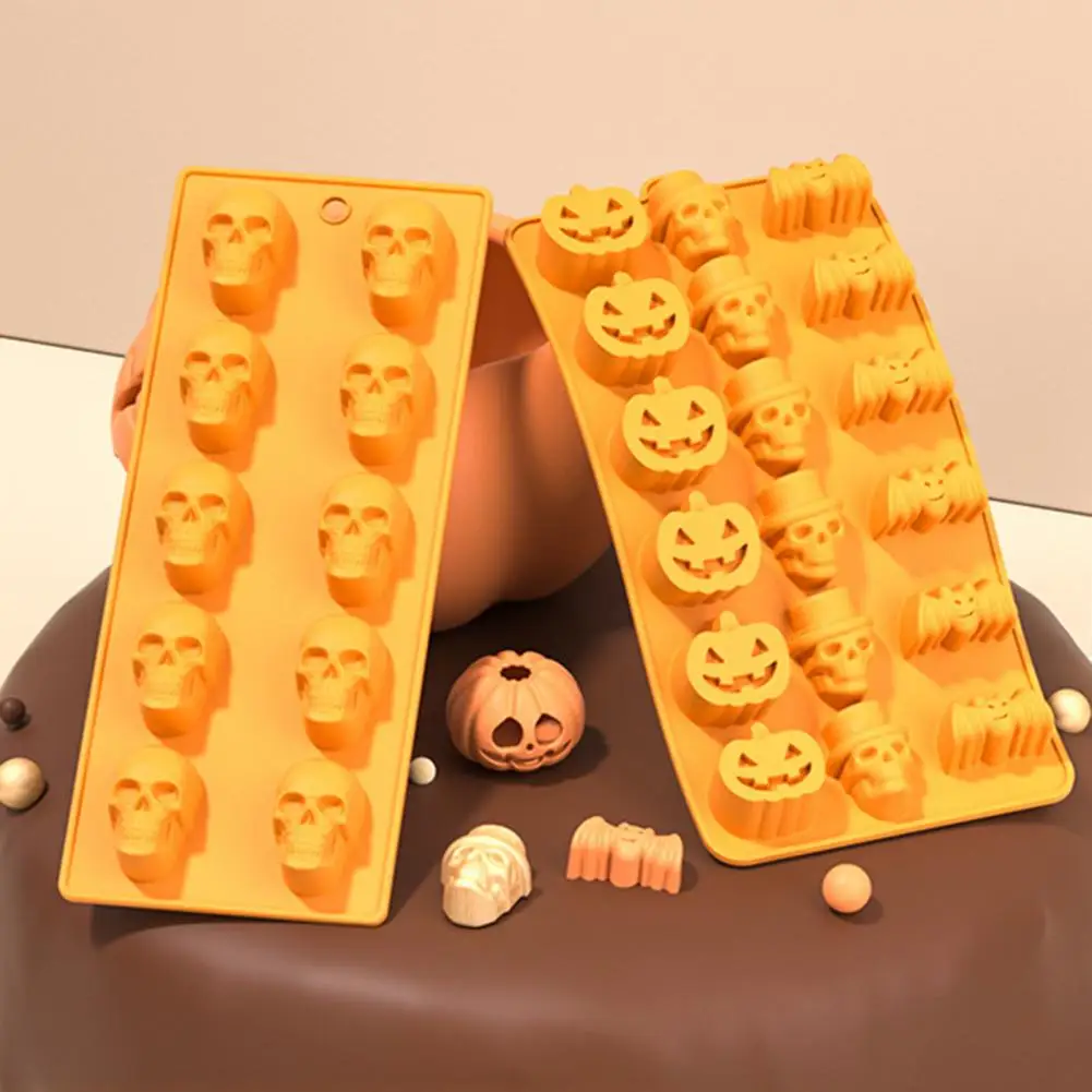 

Skull Shape Chocolate Mold Flexible Silicone Skull Shape Chocolate Candy Molds for Jelly Ice Cube Fruit Snack for Halloween