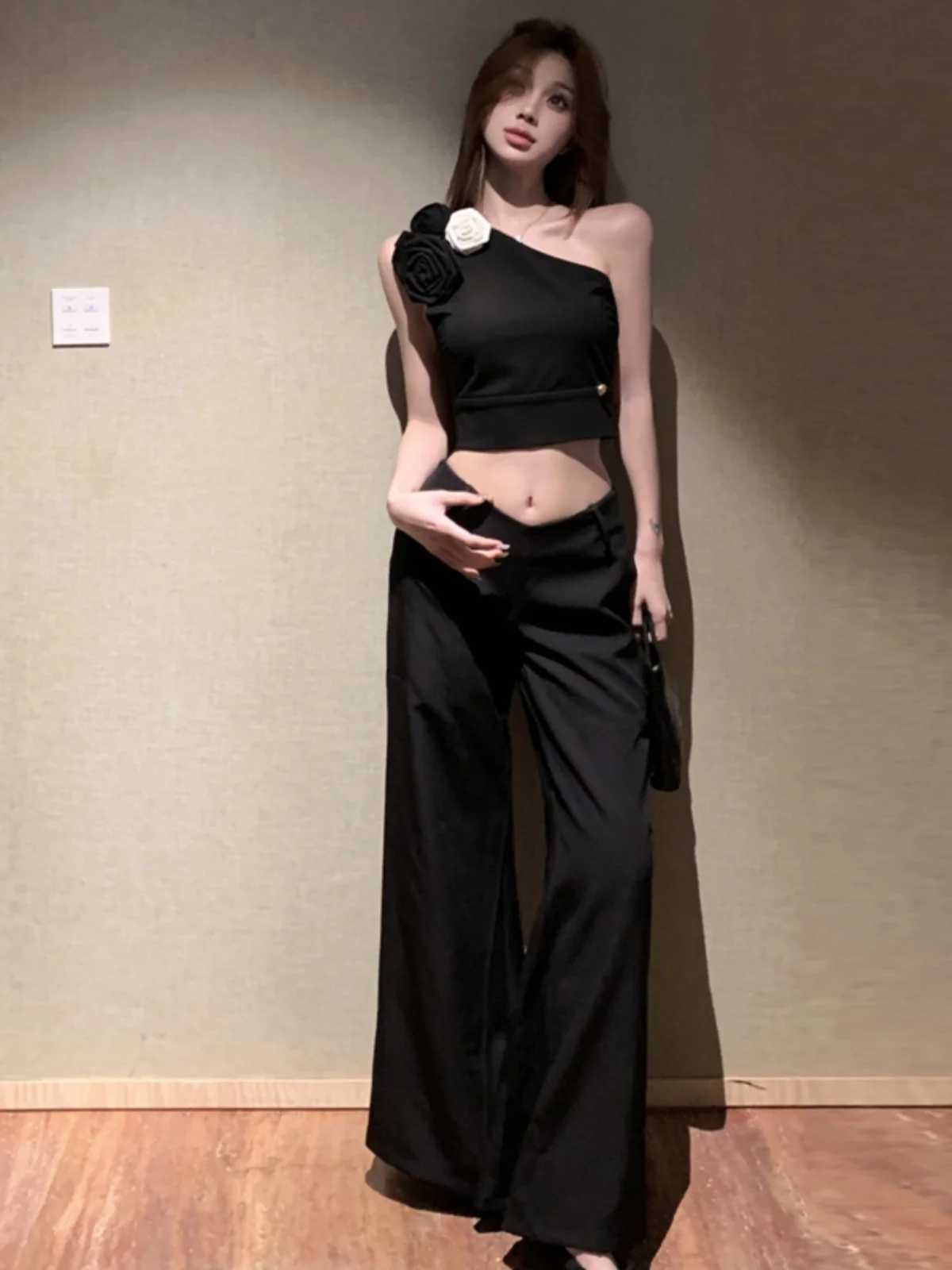 

Gold Bule Heavy Industry 3D Flower Vest And Wide Leg Pants Set V-aped Waistline Faionable Two-Piece Women's Suit