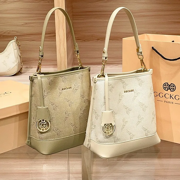 

Luxury Designer Women Leather Tote Bag Elegant Shoulder Handbag Classic Vintage Style Crossbody Bag for Fashionable