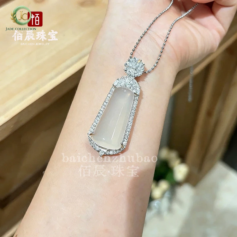 High-quality ice chalcedony peace amulet pendant necklace, light luxury agate, new Chinese style, elegant and sophisticated Budd