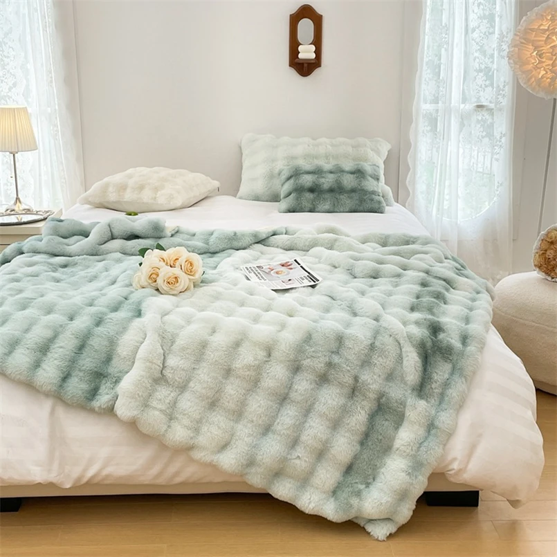 Short Fleece Casual Cover Blanket, Warm Comfortable Sofa Shawl, Gradient Rabbit Fur, Light Luxury, Simple, Modern, Ins