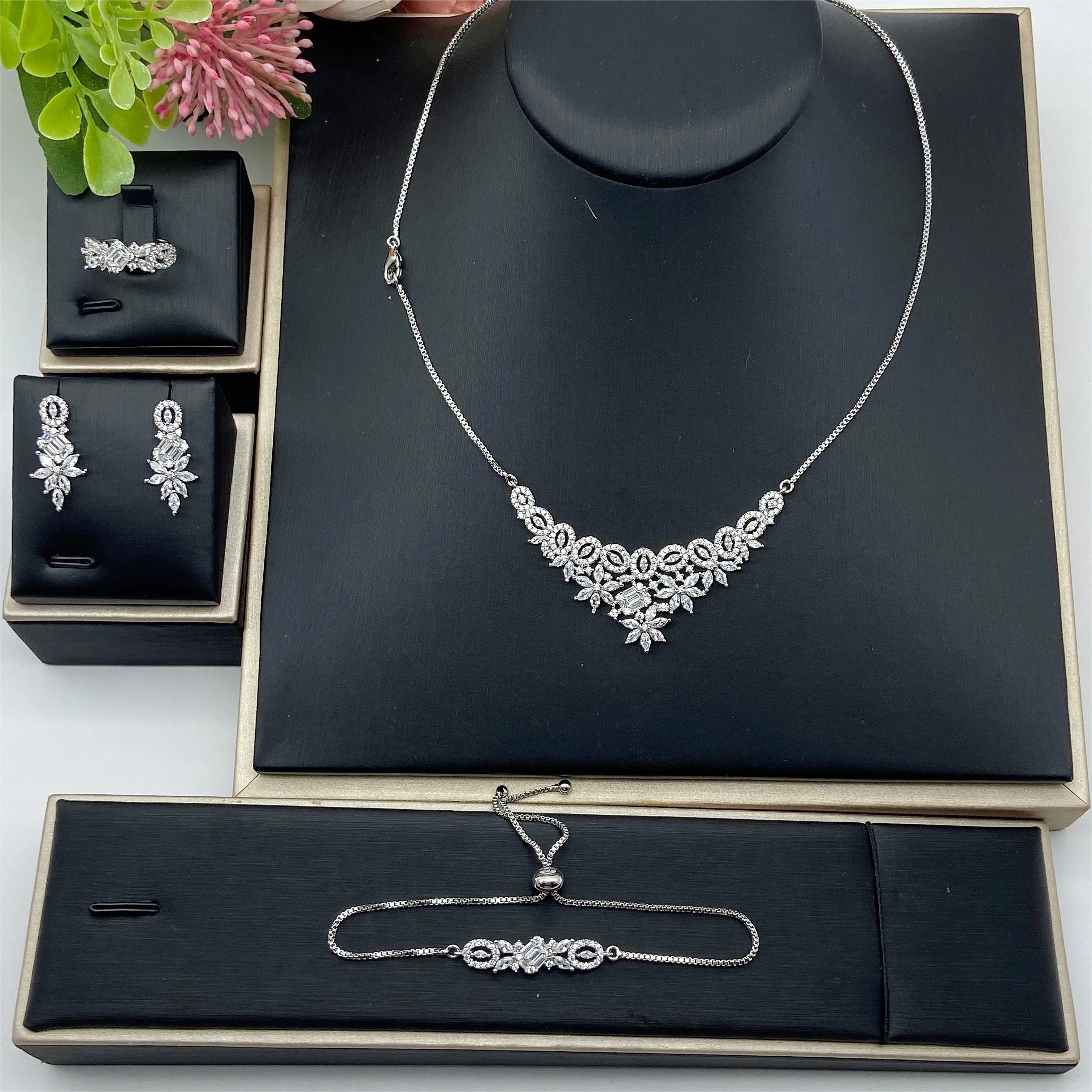 

4 Pcs Super Luxury Cubic Zirconia Bridal Wedding Party Costume Nigerian Dubai Jewelry Set for Brides Accessories