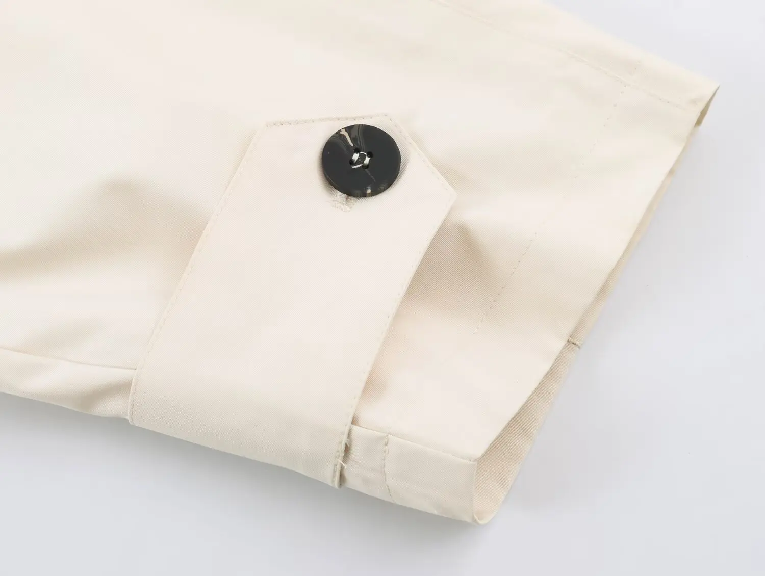 BSAY Eleganter Damen-Kurzmantel mit Reverskragen, Asymmetrischem Verschluss, Knopfverzierung an den Manschetten, Einfarbig, für Herbst, Büro und Pendler. – Detail 6
