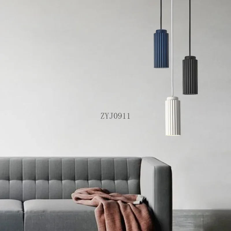 *الشمال الحد الأدنى مصباح معلق الحديد الملونة ثريا صغيرة السرير ضوء بار غرفة الطعام داخلي Droplight ديكور قلادة ضوء