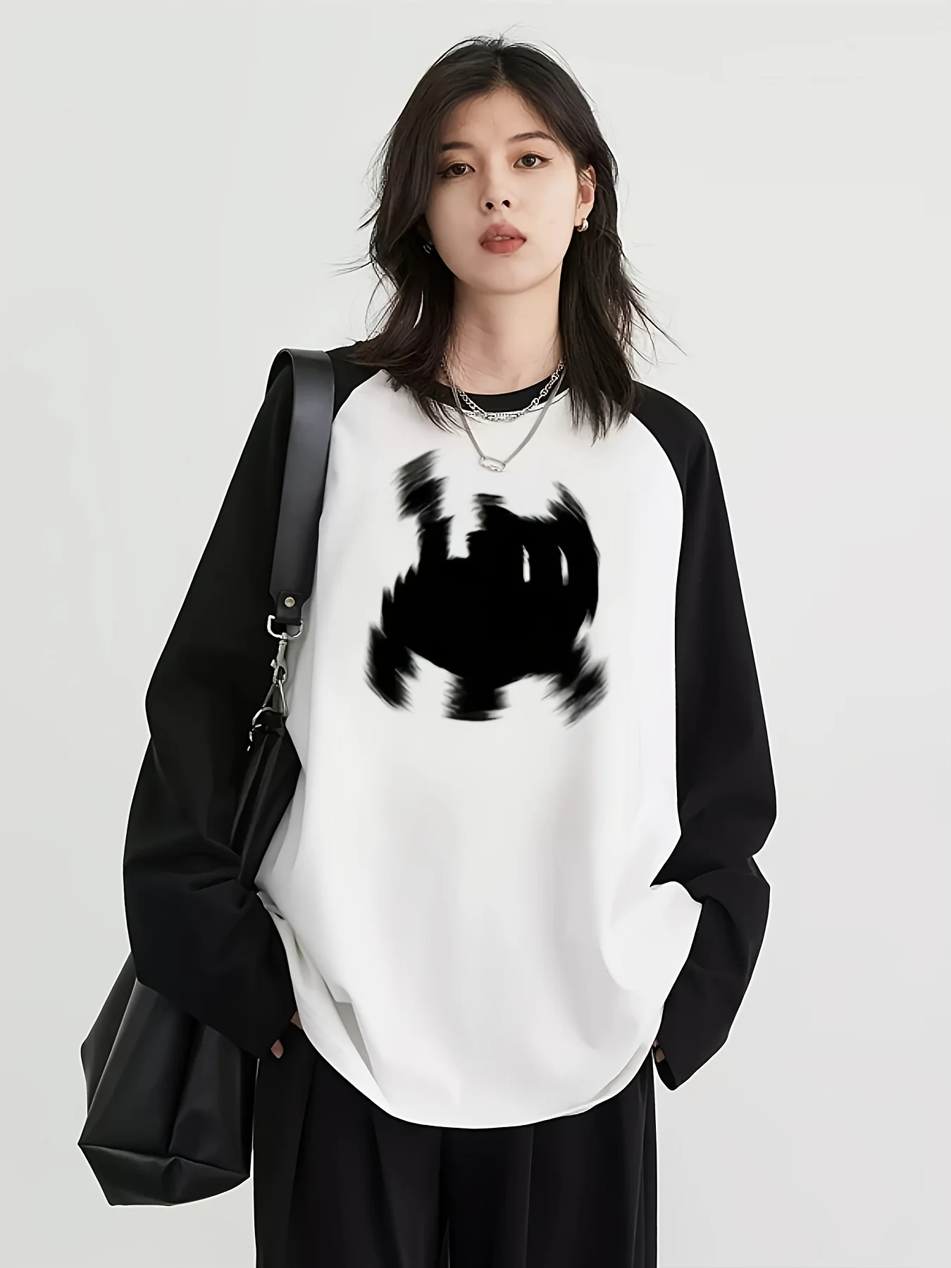 Camiseta de Manga Larga Raglán Y2K para Mujer con Gráfico de Gato Adorable, Top Holgado de Cuello Redondo, Camisa Casual para Primavera/Otoño