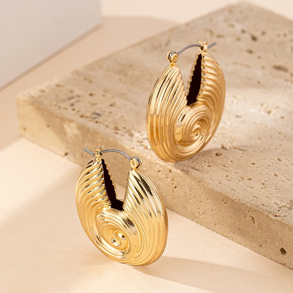 Hoop Earrings For Women Metal Round Conch Spiral Pattern Hollow Geometric Ear Accessories Fashion Jewelry E524