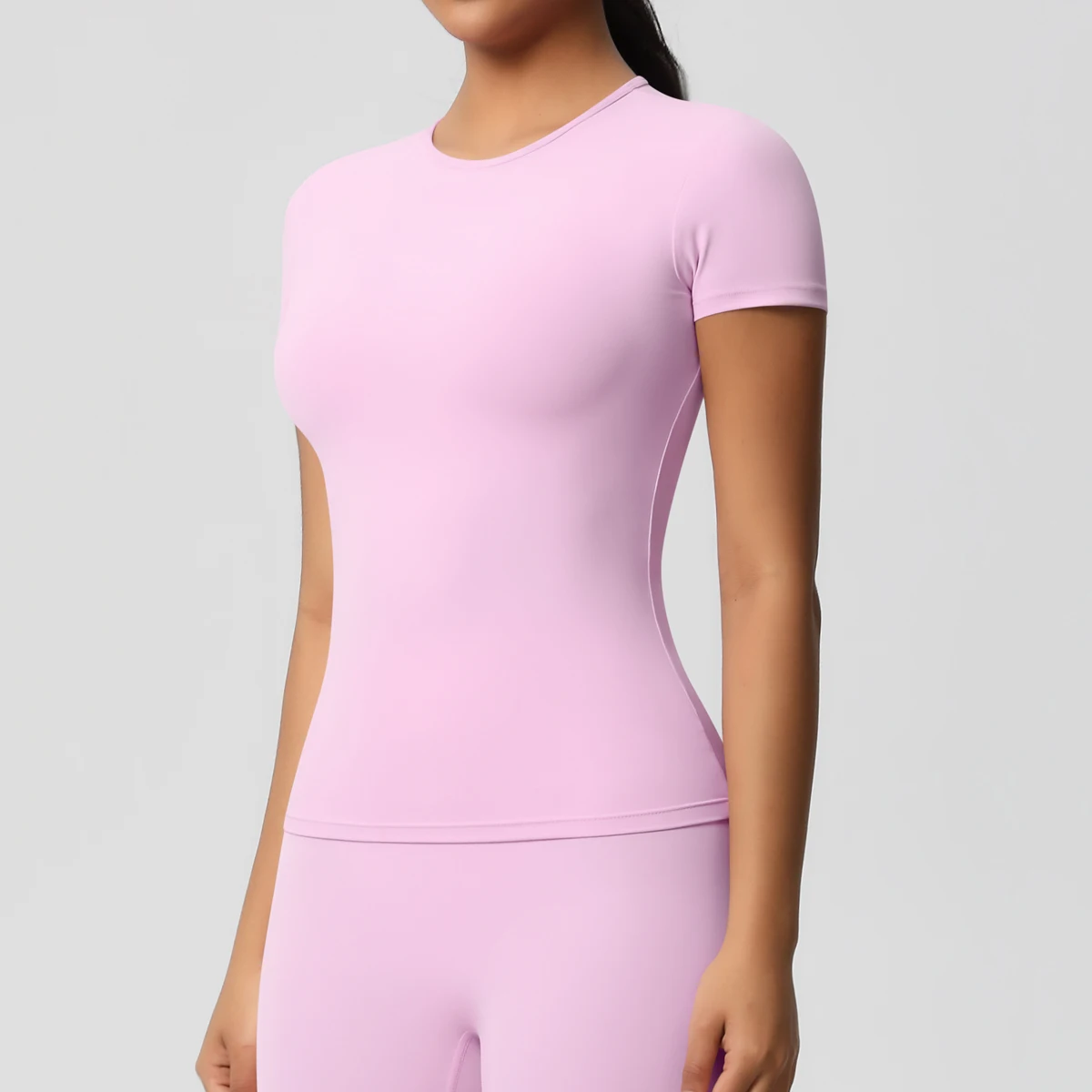 تي شيرت نسائي رياضي للجري صيفي بأكمام قصيرة ورقبة دائرية قابل للتنفس وقابل للتمدد في صالة الألعاب الرياضية واليوجا النحيفة واللياقة البدنية
