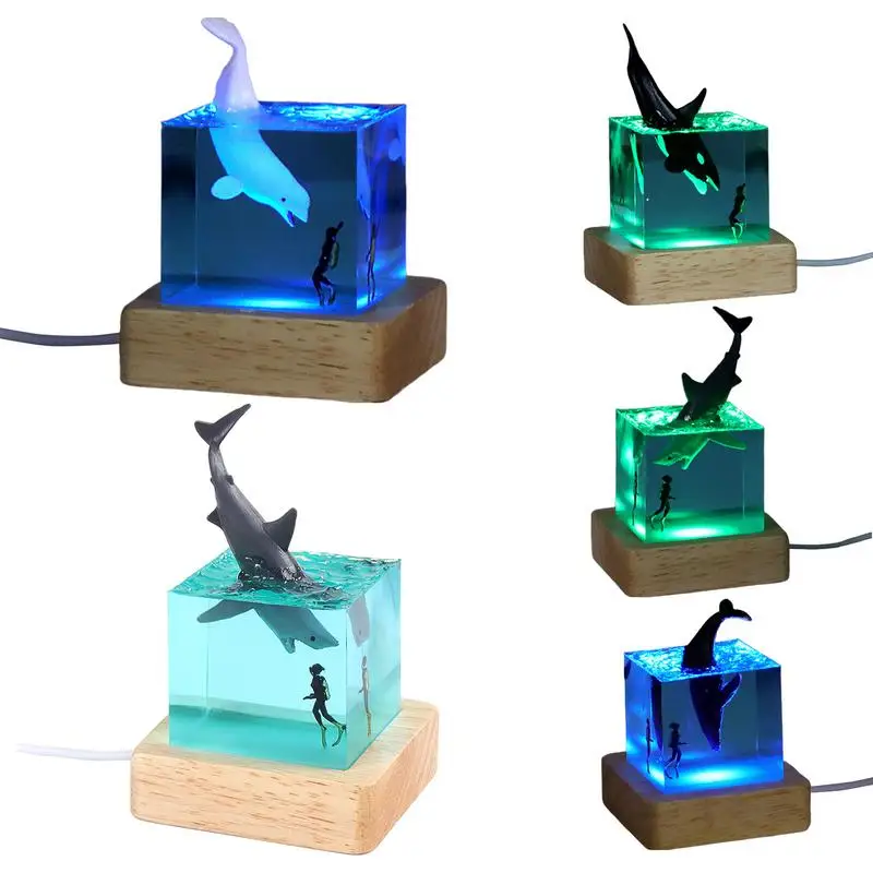 

Whale Diver Lamp Ocean Shark Diver Decoration Gift Cube Waterproof Resin Table Decoration Ocean Home Ornament for Table Desk