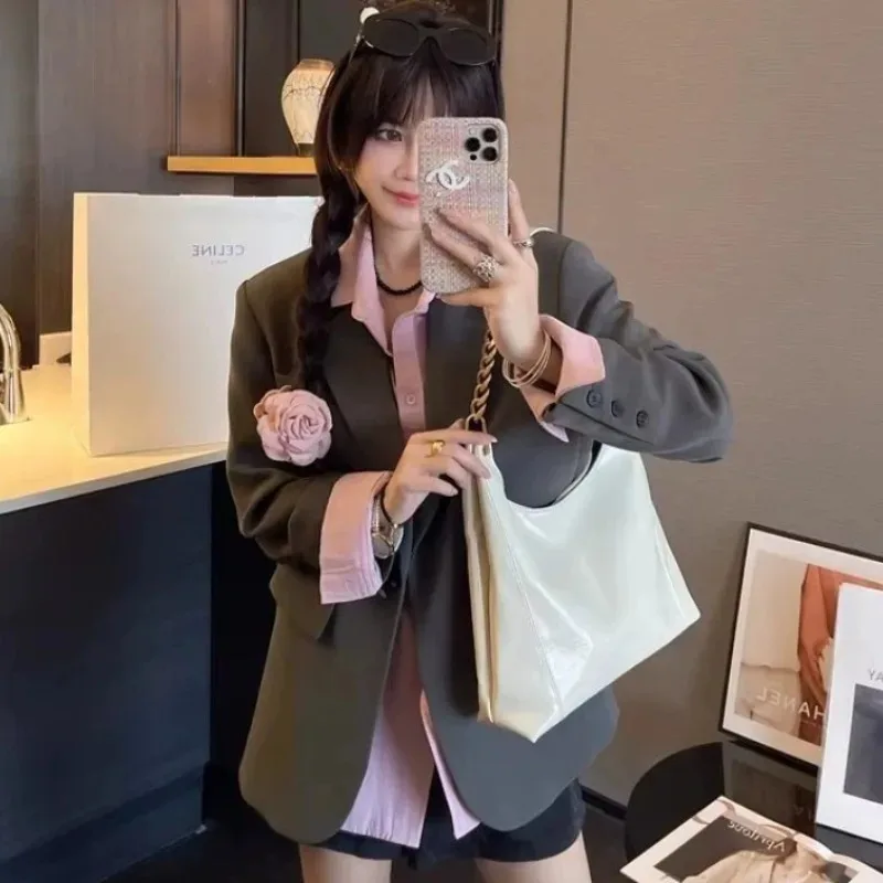 Ladies' Leather Handbag Large Capacity Glossy Minimalist Metal Chain Armrest Portable Crossbody Bag Suitable for Daily Use