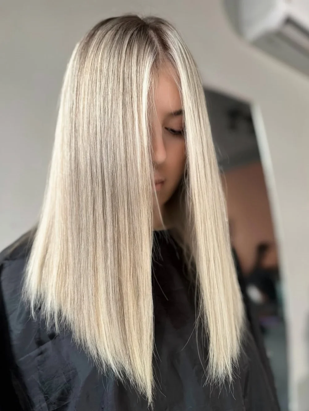Glueless Highlight Ash Blonde Straight Wig Blend 5% Human Hair Synthetic Wigs 13x4 Lace Front Wigs Preplucked Natural Ash Roots