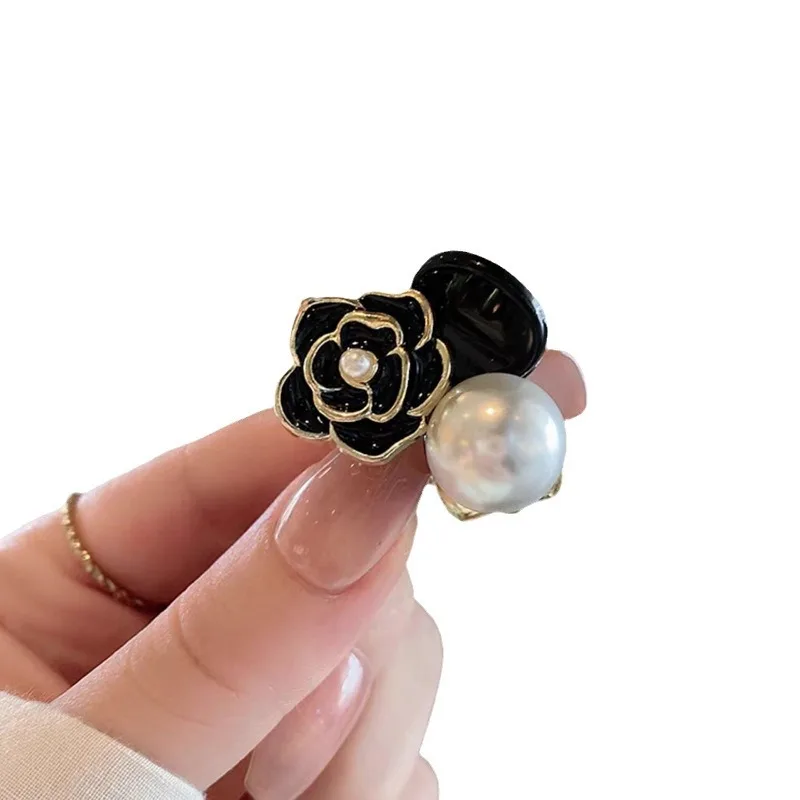 2025 New Arrival Vintage Camellia Pearl Mini Claw Clip for Women Bangs Flyaway Hair Princess Hair Accessories