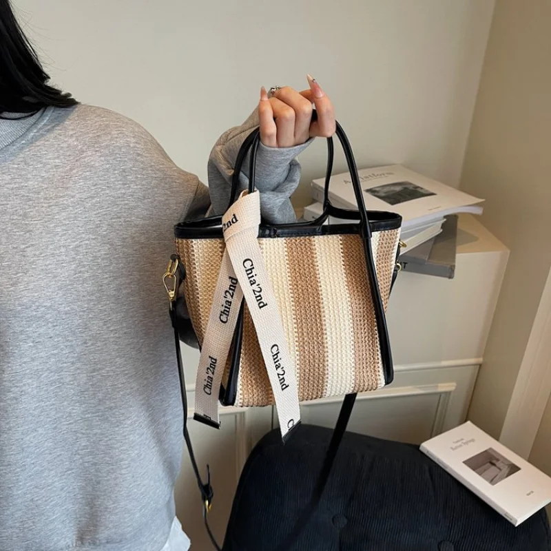 

Unique Leisure Casual Messenger Bag For Women Mini Size Crossbody Purse Solid Color Trendy Versatile Use
