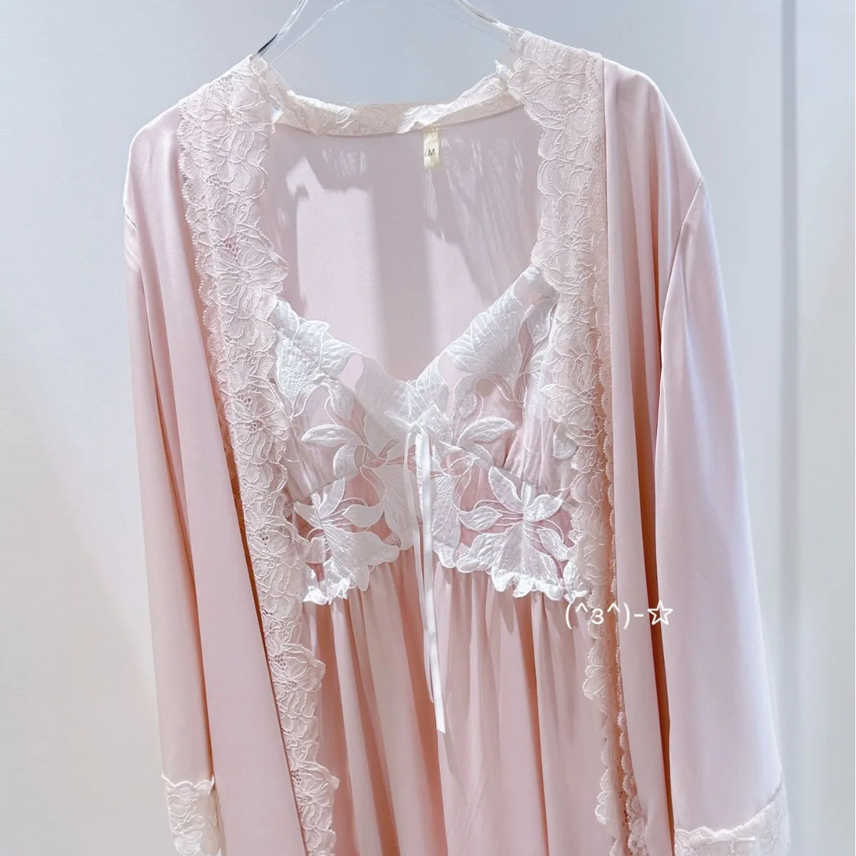 우아한 섹시한 레이스 긴 가운 잠옷 세트 여름 새틴 기모노 목욕 가운 가운 Nightwear 프랑스 스타일 잠옷 Loungewear