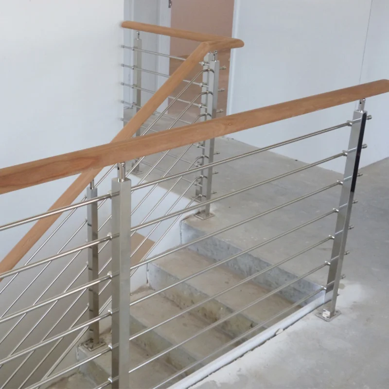 Personalizzazione Vendita diretta in fabbrica Balaustra in acciaio inossidabile Balcone Ringhiera per scale per case Corrimano per scale in ferro