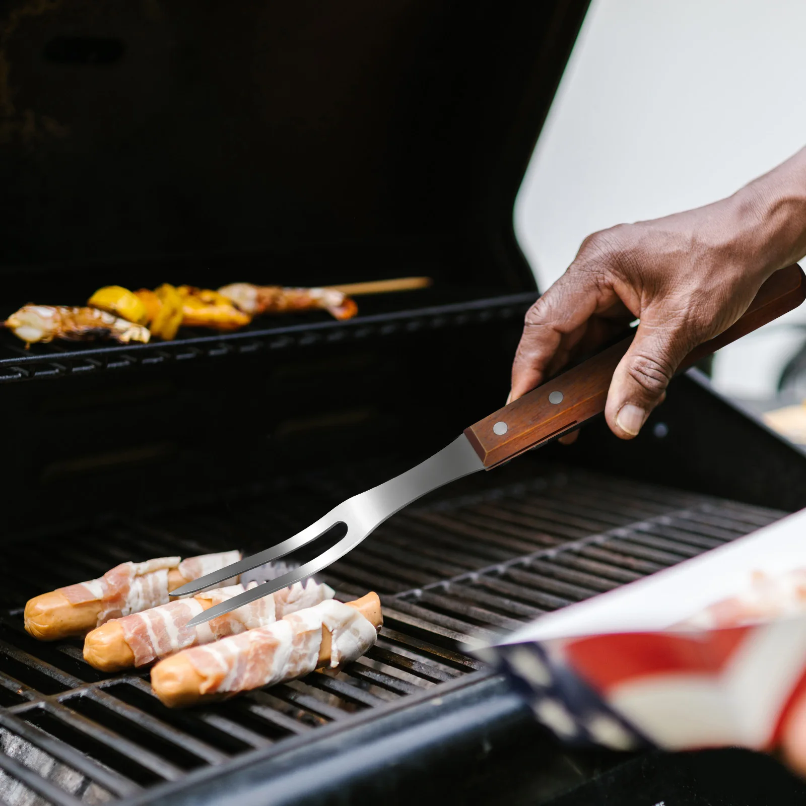 

2Pcs Stainless Steel Bbq Fork with Wooden Handle Carving Fork for Barbecue Grill Roasting Meat Tool Roasting Stick