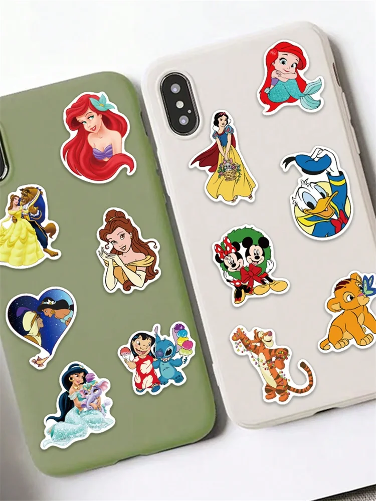 50 SZTUK Disney Mieszane Postacie Graffiti DIY Urocze Naklejki z Kreskówek Anime na Bagaż Laptop Telefon Album do Wyklejania Prezenty Świąteczne Naklejki