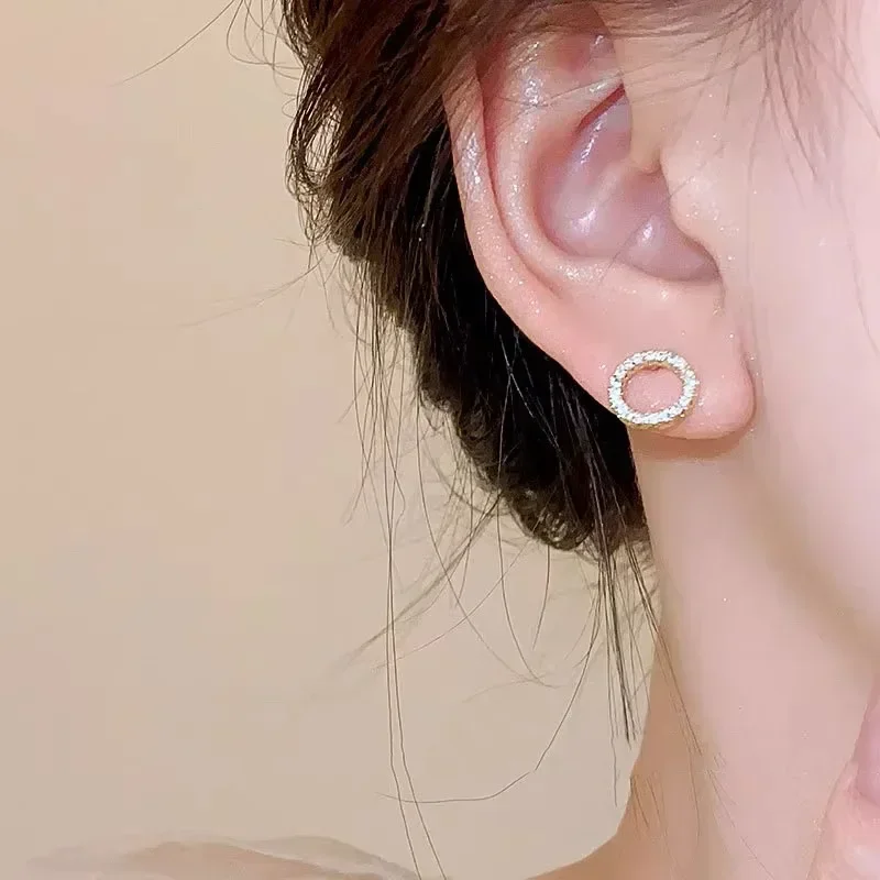 New Delicate Hollow Out Circle Stud Earrings For Women Korean Simple Gold Color Crystal Cubic Zirconia Earrings Party Jewelry