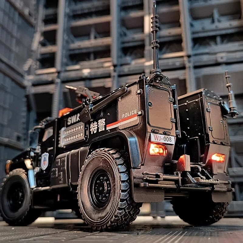 1:32 Alloy Tiger Armored Car Model Diecasts Military Truck Model Metal Police Explosion Proof Car Sound and Light Kids Toys Gift