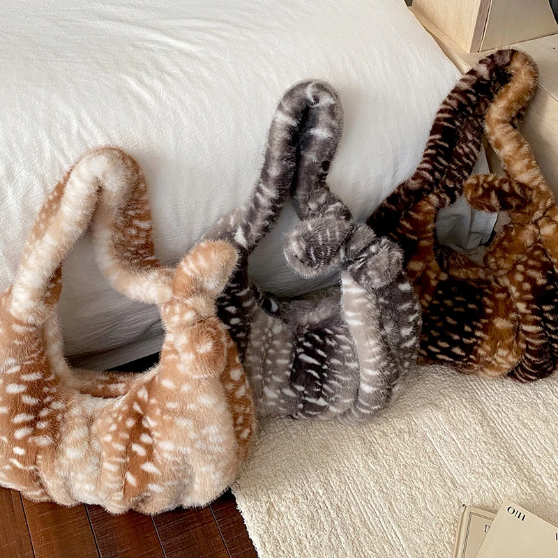Deer Spotted Pattern Shoulder Bag Winter Large Capacity Soft Fluffy Plush Underarm Bag Women's Fashion Casual Daily Handbag