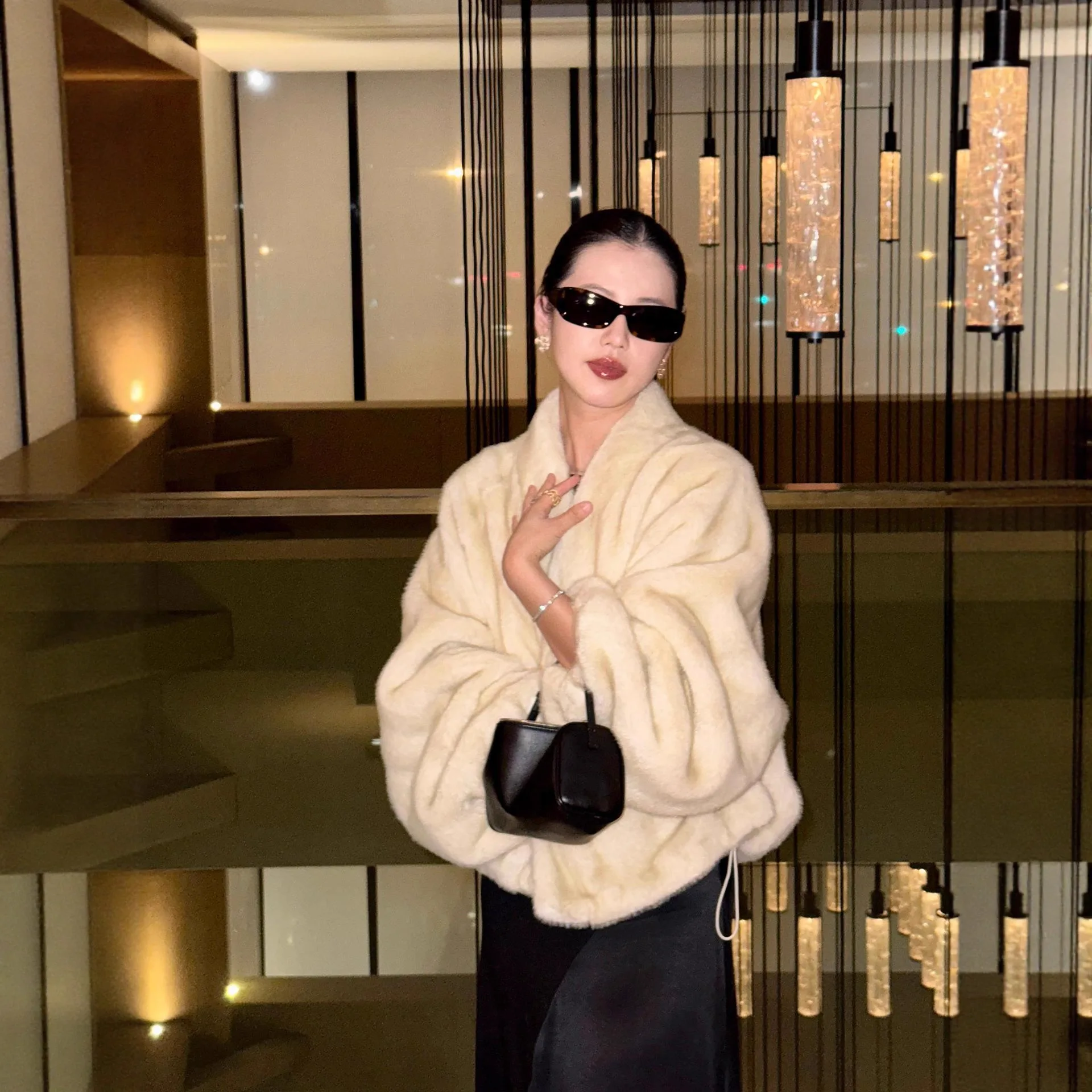 Ladies' Chunky round Neck Cashmere Knitwear Winter Fashionable Loose Fit Overhead Sweater Comfortable Long Sleeve Woolen Top