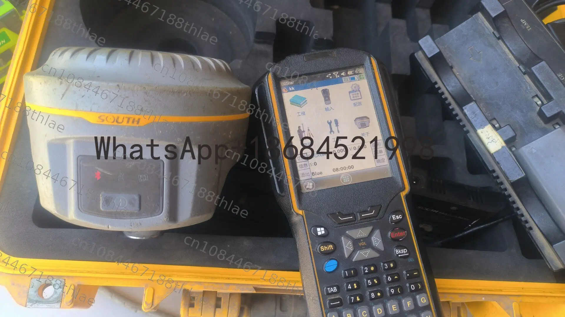 A set of SOUTH RTK Galaxy 1 measuring instrument, host + handbook + antenna + receiver (90% new, not brand new)
