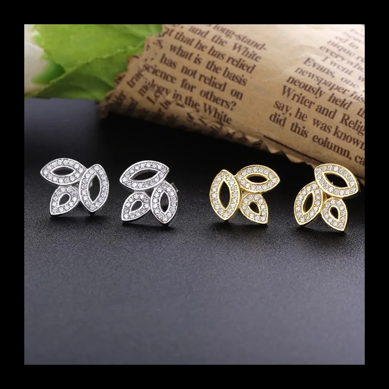 

New Diamond-encrusted Light Luxury Leaf Clover Earrings, High-end Full of Zircon Personality Niche Earrings