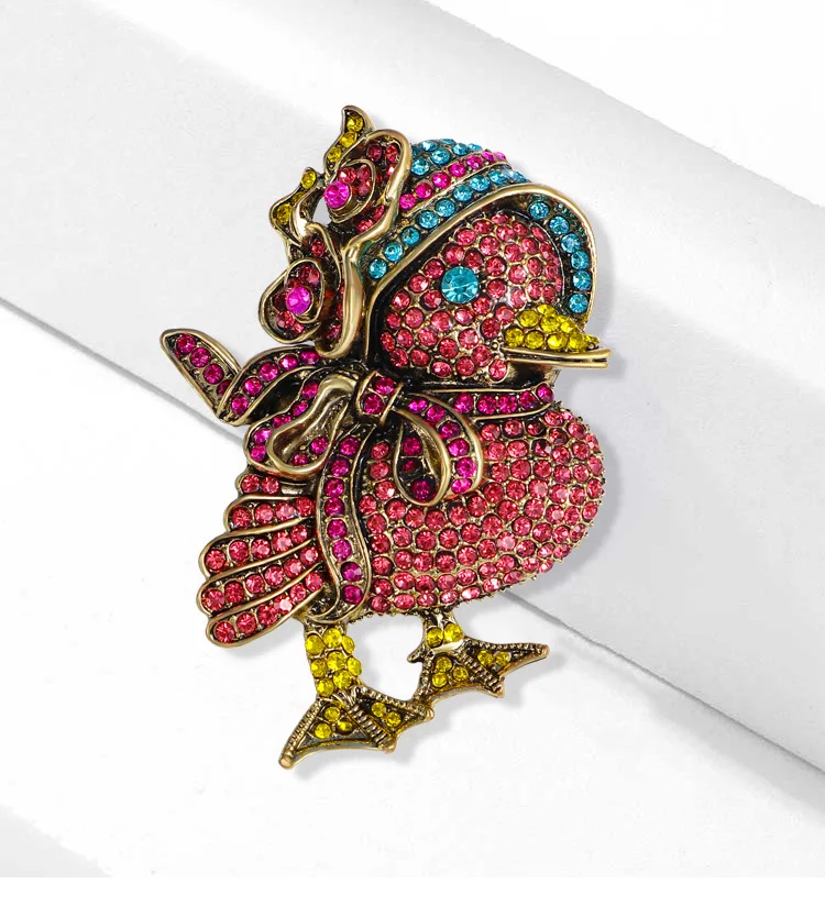 New Arrival Heavy Industry Crystal Duck Cute Broochs For Women Men Fashion Exquisite Animal Rhinestone Shining Accessories