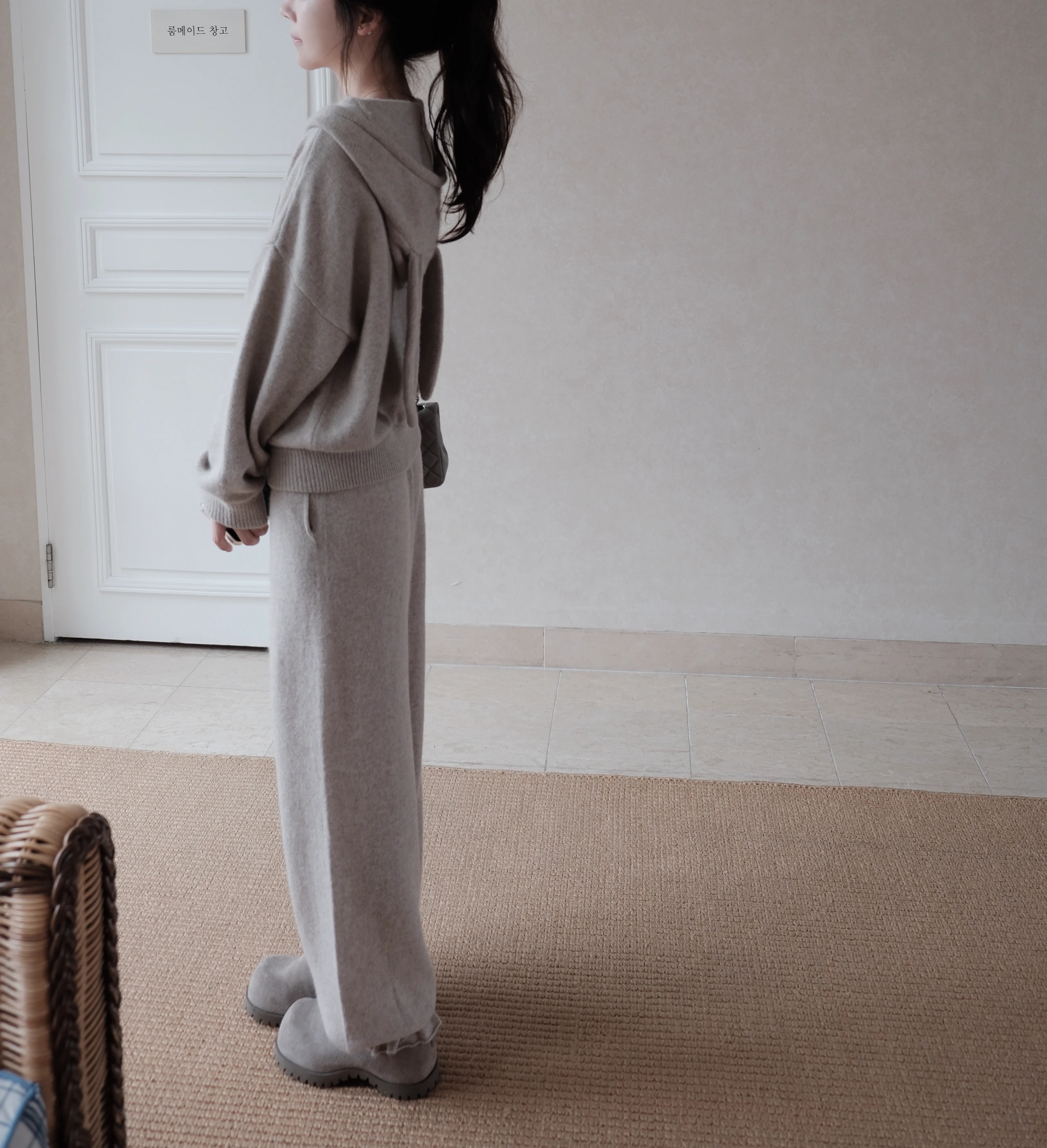 

Женский повседневный кардиган на молнии с высоким воротником, вязаный, с ушками кролика, с длинными рукавами, с рюшами на брюках, из кроличьего меха, модный