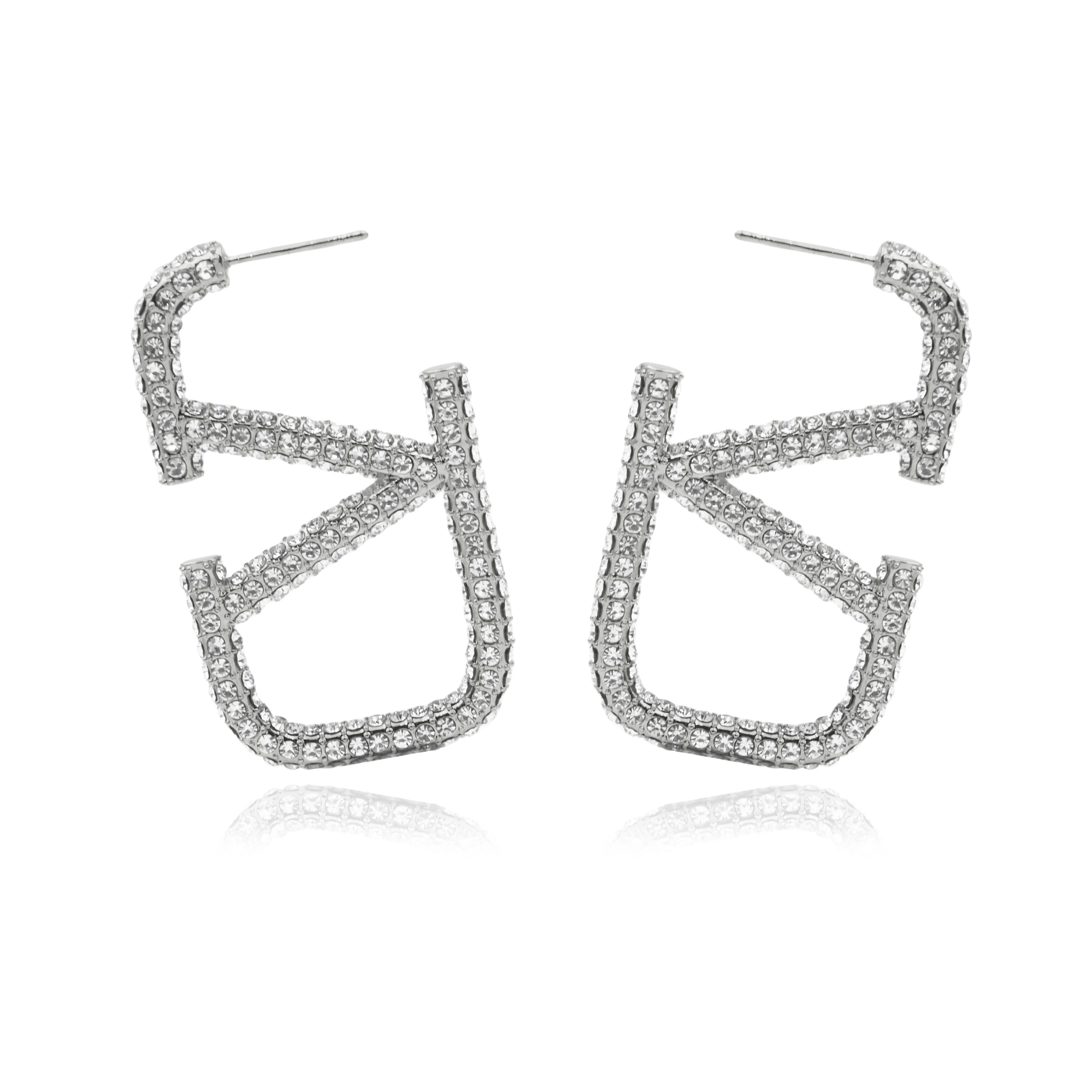 

Luxury Designer Gold Sparkling Crystal Letter V Hoop Earrings for Women 14K Gold Plated Skin Friendly Fashion Jewelry Gift