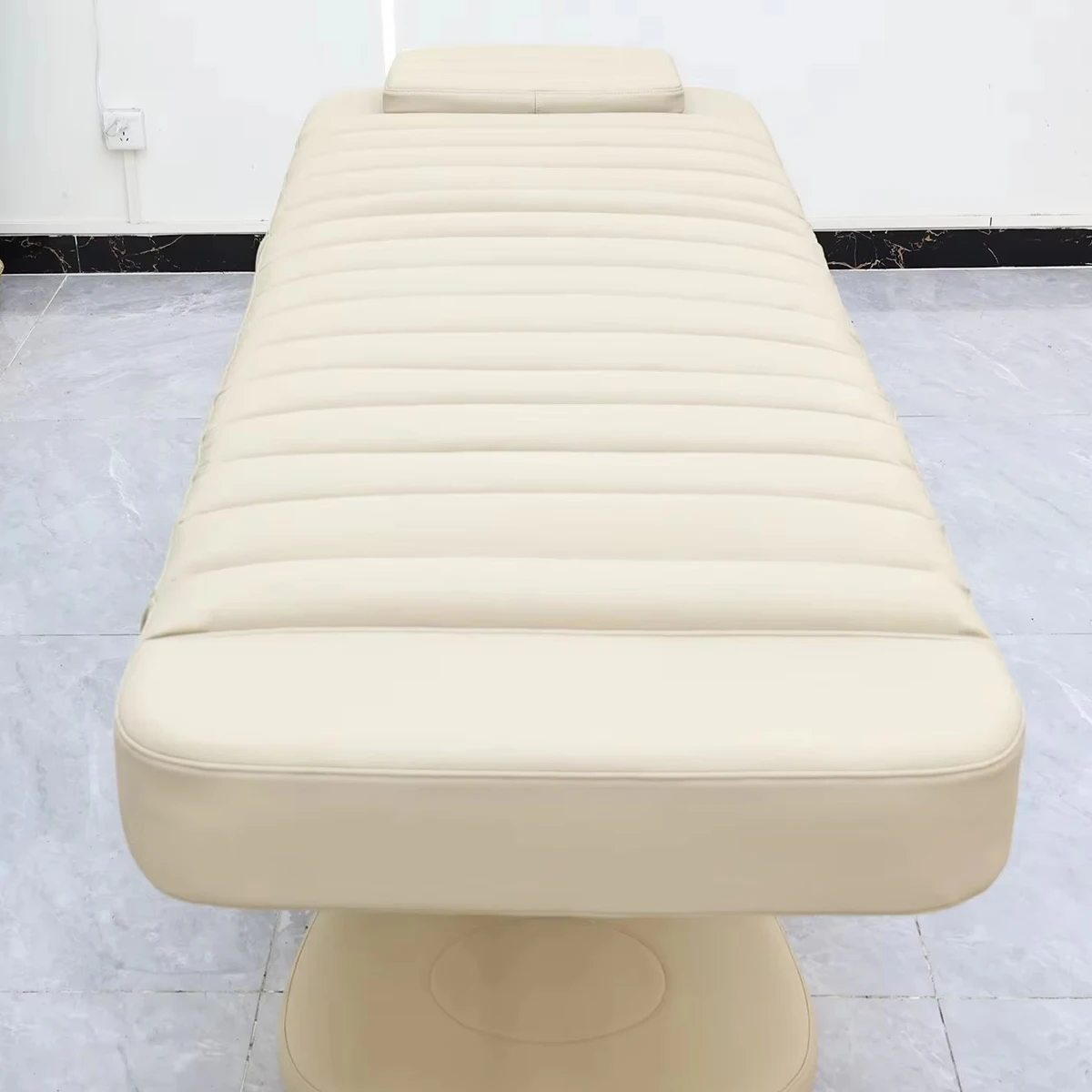 Electric Facial Massage Chair Beige PU Striped Cushion Single Column Lift Reclining Beauty Bed for Tattoo Spa Aesthetic Clinic