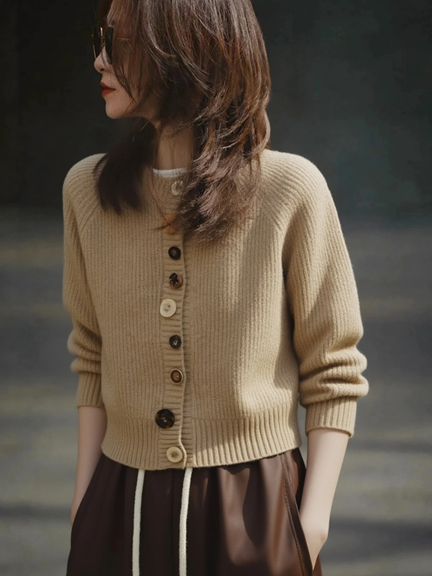 

Thiened Camere Вязаный свитер с одной пуговицей Модный кардиган для поездок на работу Длинный све круглый Ne Обычная длина