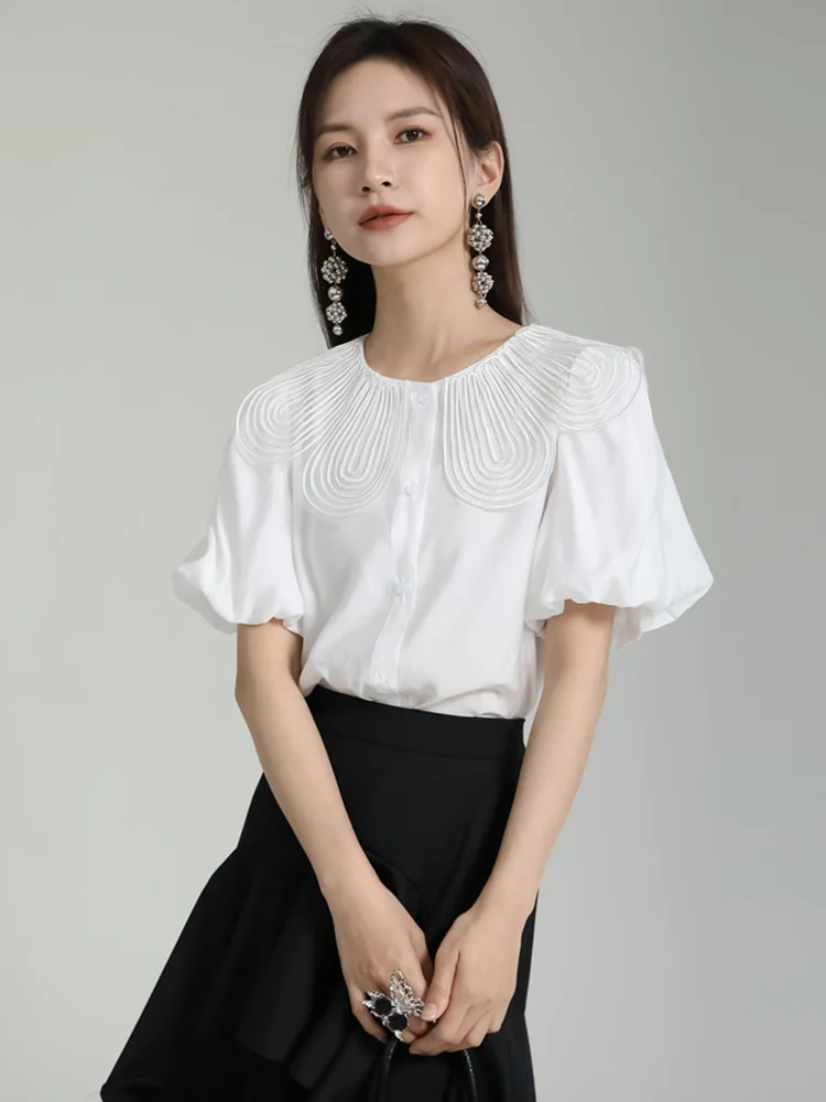 [EAM] Women White Pleated Color-block Blouse New Round Neck Short Puff Sleeve Loose Fit Shirt Fashion Spring Summer 2024 1DF7202