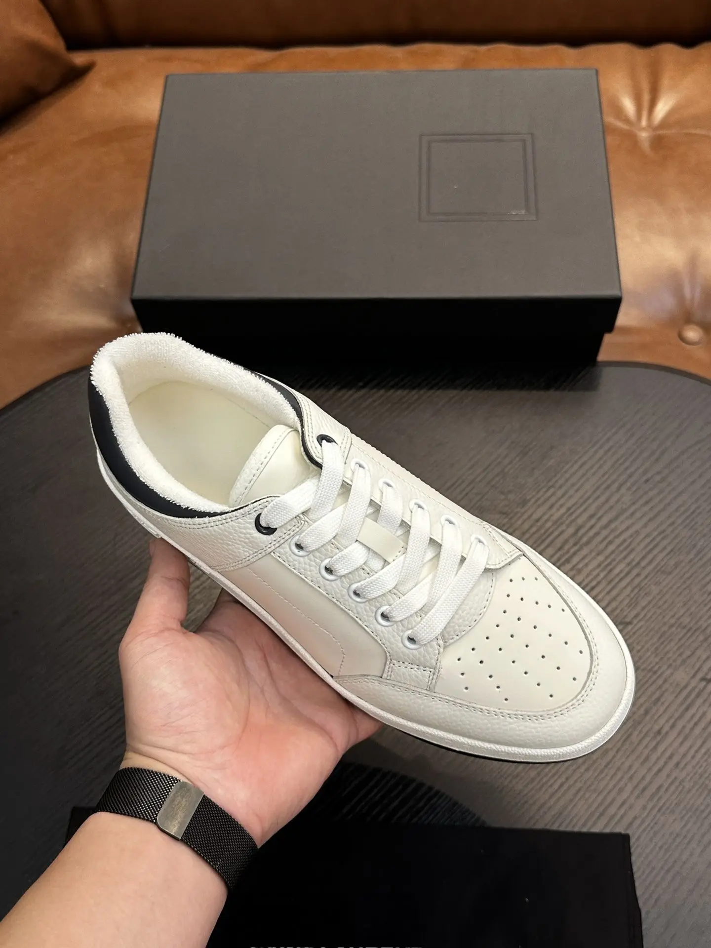 Unisex Daily Casual Shoes Cream Mixed Leather Upper Breathable Perforated Toe Soft Terry Fabric Collar Lace Up Non Slip Rubber Outsole Walking Trainers