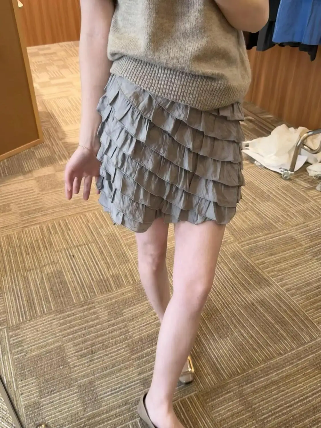 

Grey Ruffle Leaf Edge Cake Skirt Women's Spring and Summer New French Retro Oblique Skirt