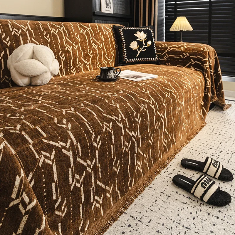 Autumn/winter Thickened Plush Sofa Cover Cloth Warm Anti-Slip Universal Sofa Towel Multifunctional Decorative Blankets