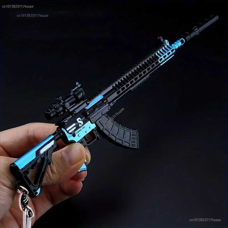 Handmade Metal Rifle Toy Gun Modelo, Alloy Tecnologia, Chaveiros, Acessórios de carro, colares, Novo, AK-03, QBZ95, AK M4, M762, 2024